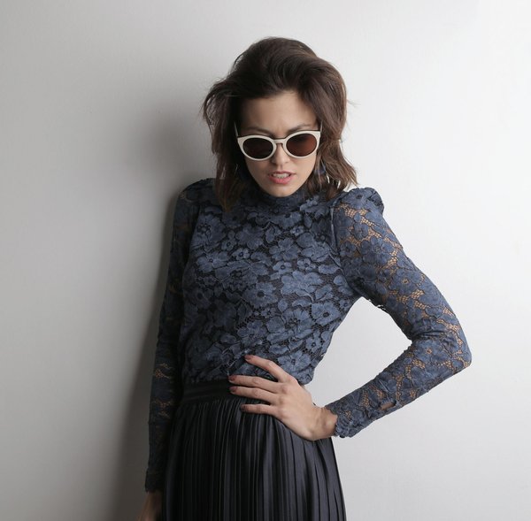 Vintage et Durabilité : La Mode Éco-Responsable qui Séduit